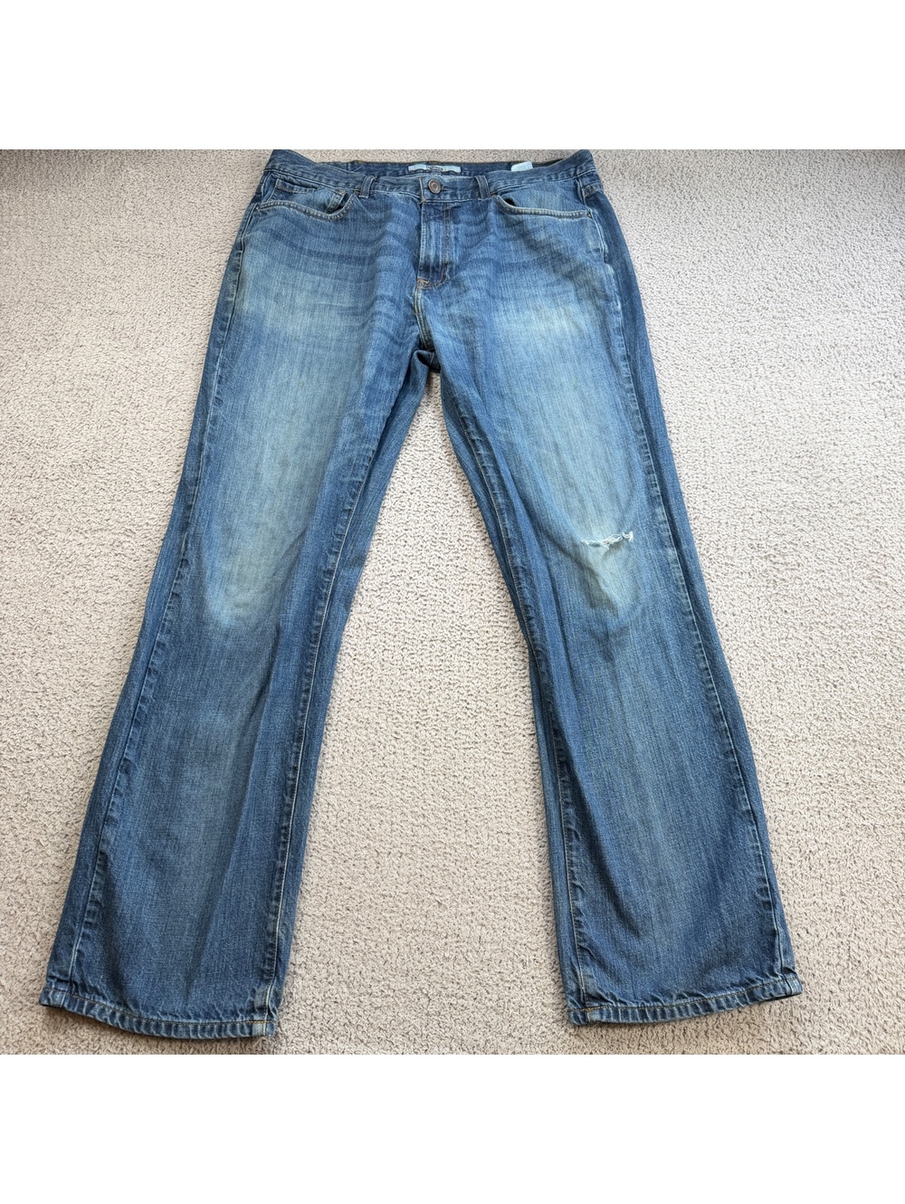 Tommy Hilfiger Denim Men’s 34x32 Distressed Bootcut Jeans Faded Blue TM3157